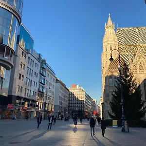 Am Hauptbahnhof Vienna