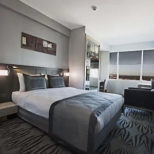 Otel Akoni