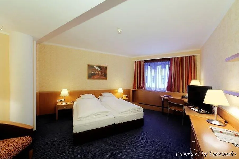 Hotel Strudlhof Viyana 4*,  Avusturya