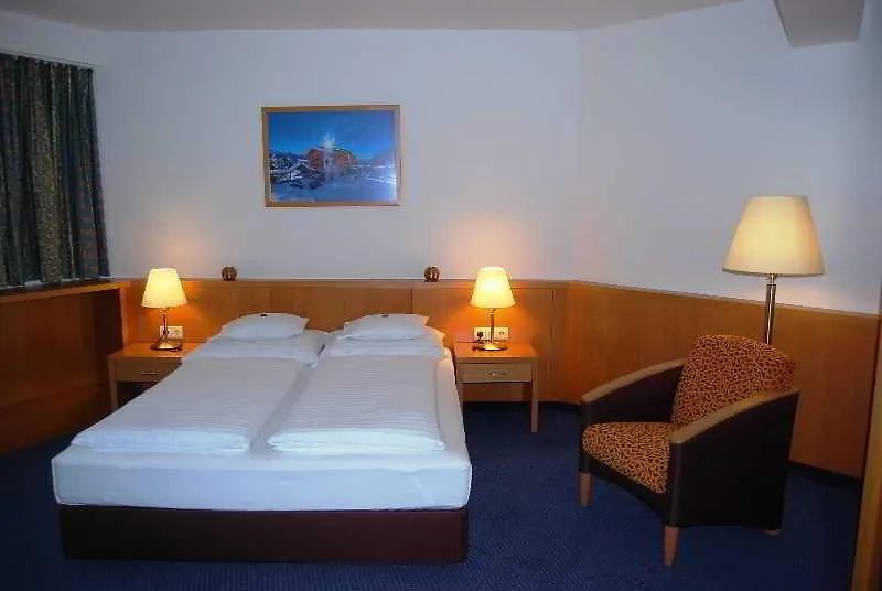 Hotel Strudlhof וינה 4*,